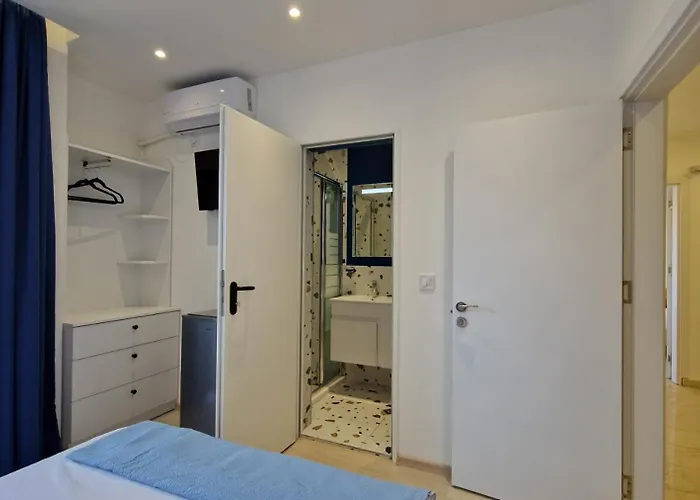 Apartment геновева